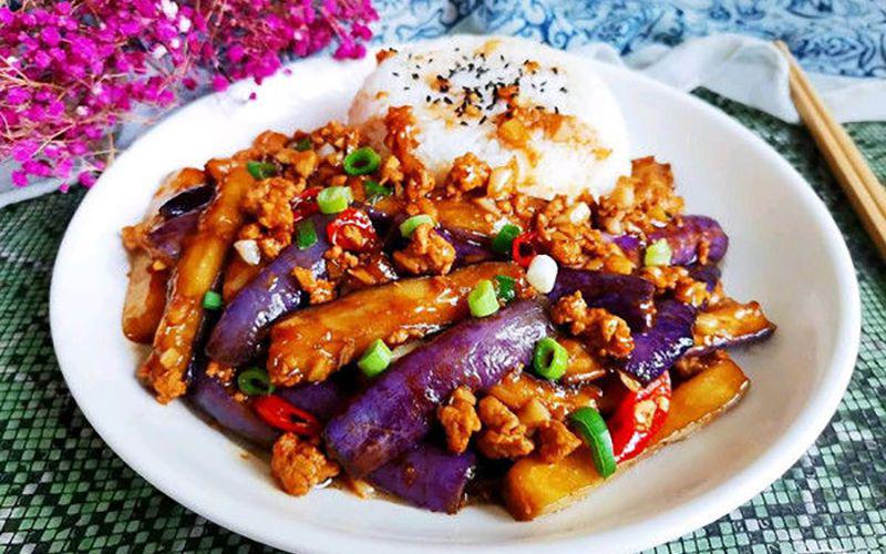 肉末茄子盖浇饭