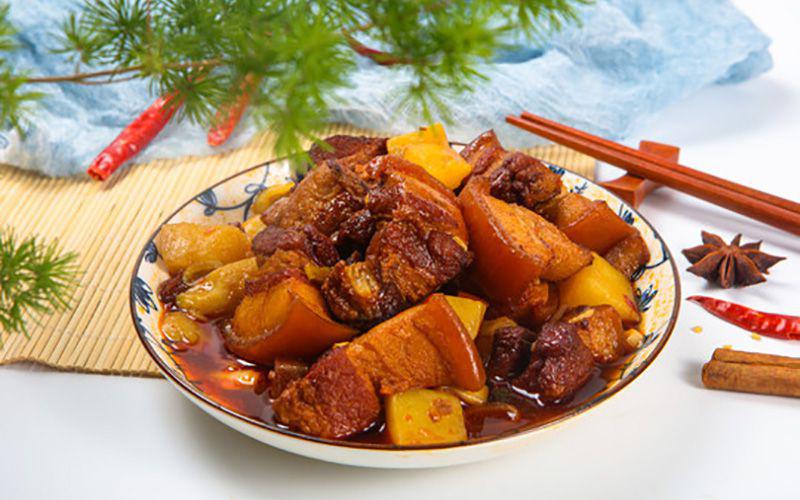 土豆红烧肉