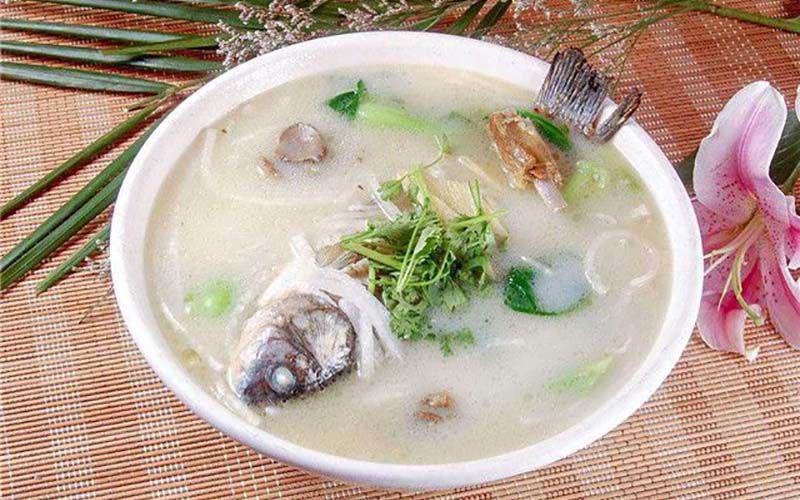 鲫鱼豆腐汤
