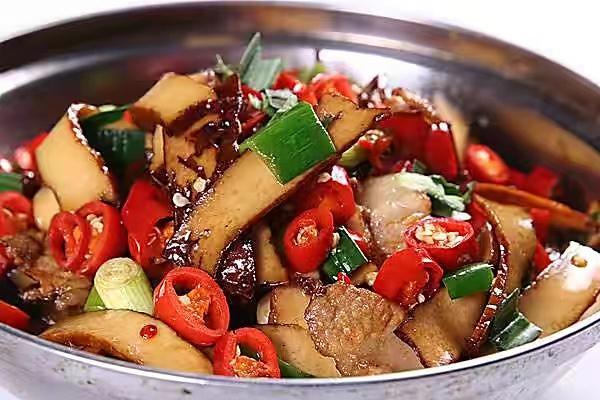 小米辣柴火香干炒五花肉