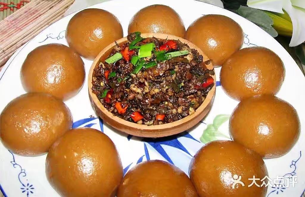 外婆菜炒肉＋窝窝头10个